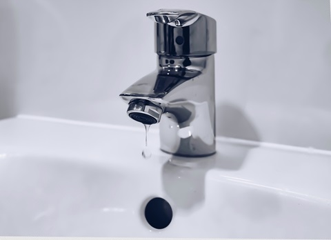 An image of a sink - learn how the difference between a water softener and water filter with the experts at Zest Plumbing & Drain in Mesa / Tempe, AZ.